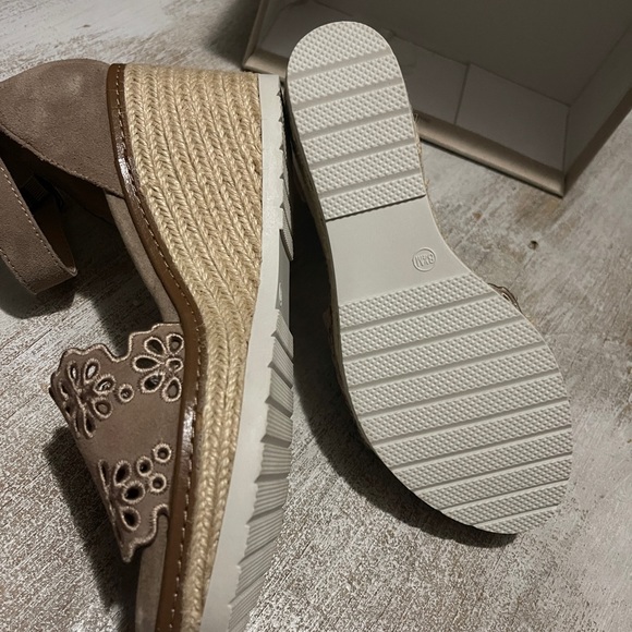Nicole Miller Wedge Sandals - Picture 5 of 9